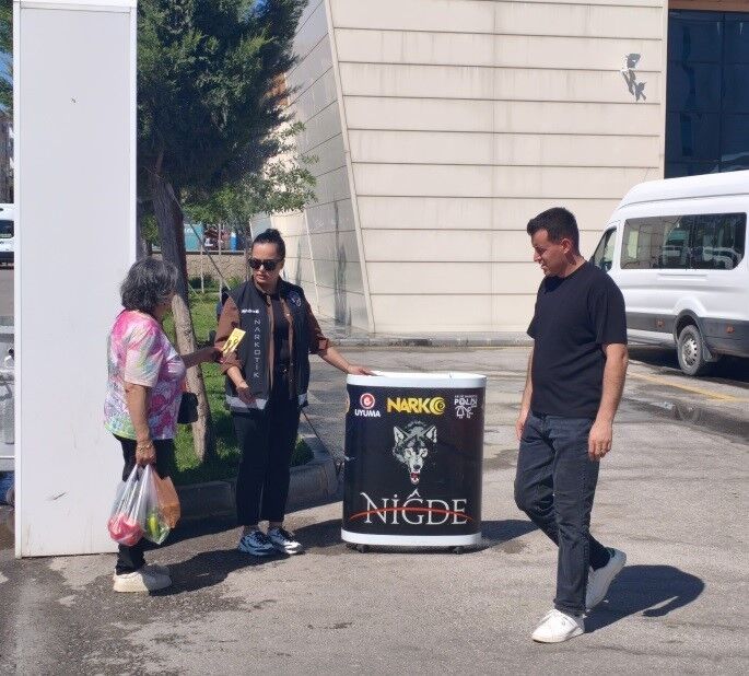 210 kişiye narkotik bilgilendirmesi