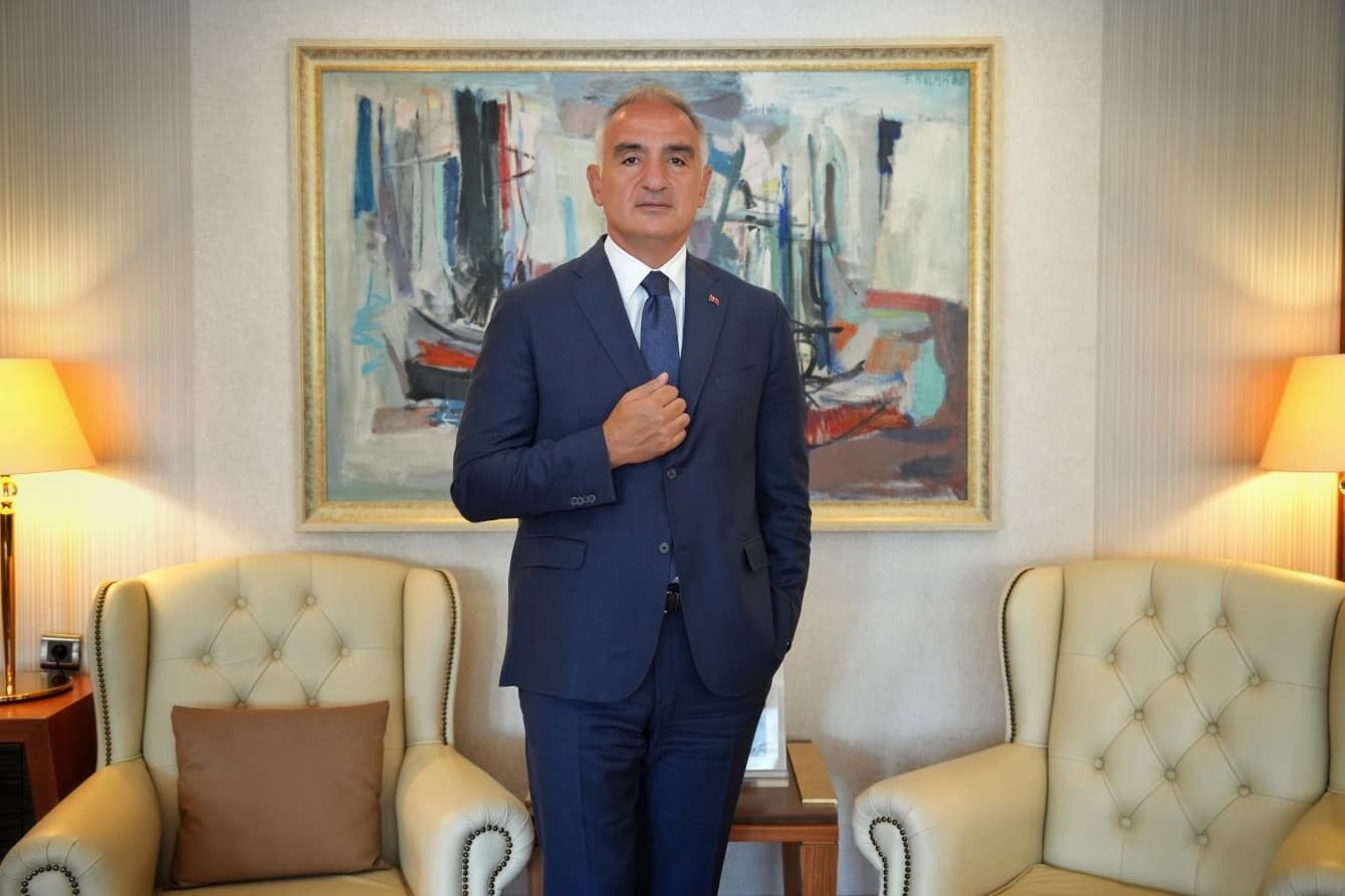 390 metrelik anıtsal antik cadde gün yüzüne çıktı