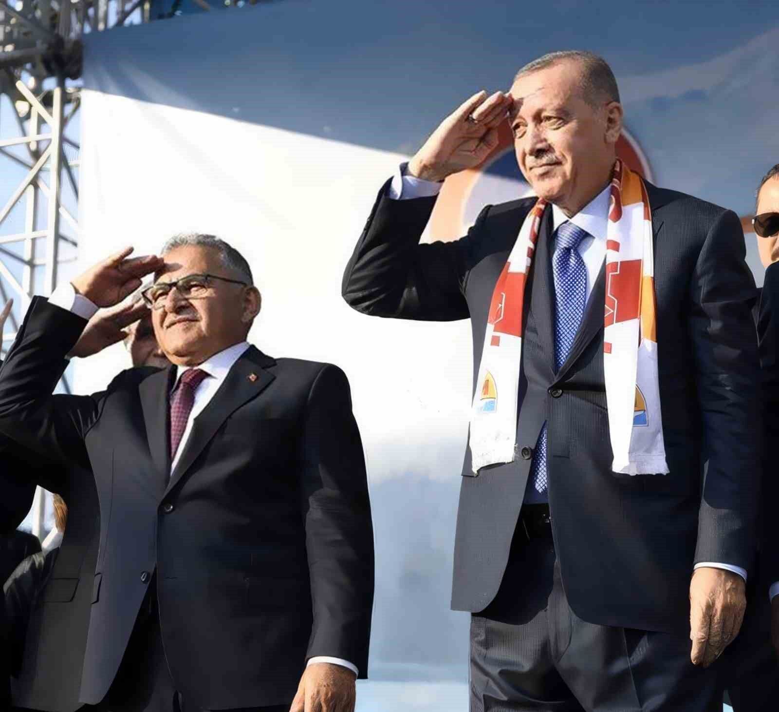 Başkan Büyükkııç'tan 25. yıl mesajı' Çeyrek asırlık hizmet ve eser yürüyüşü'