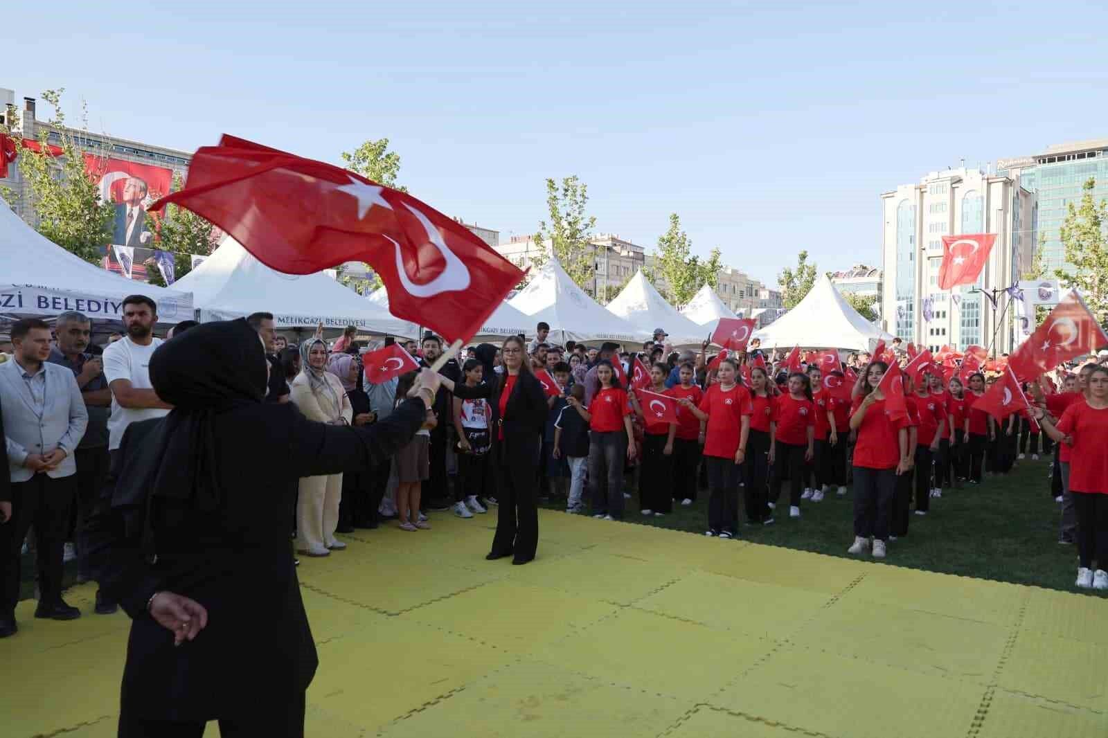 Çocuklar doya doya eğlendi