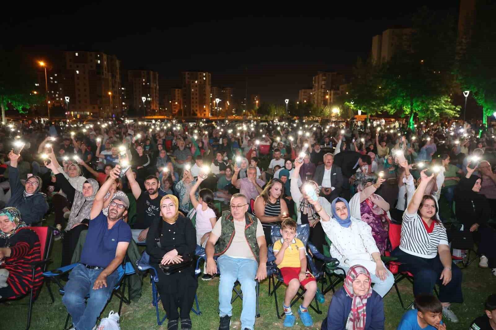 Talha Bora Öge ve Orkestrası Melikgazi'de unutulmaz bir akşam yaşattı