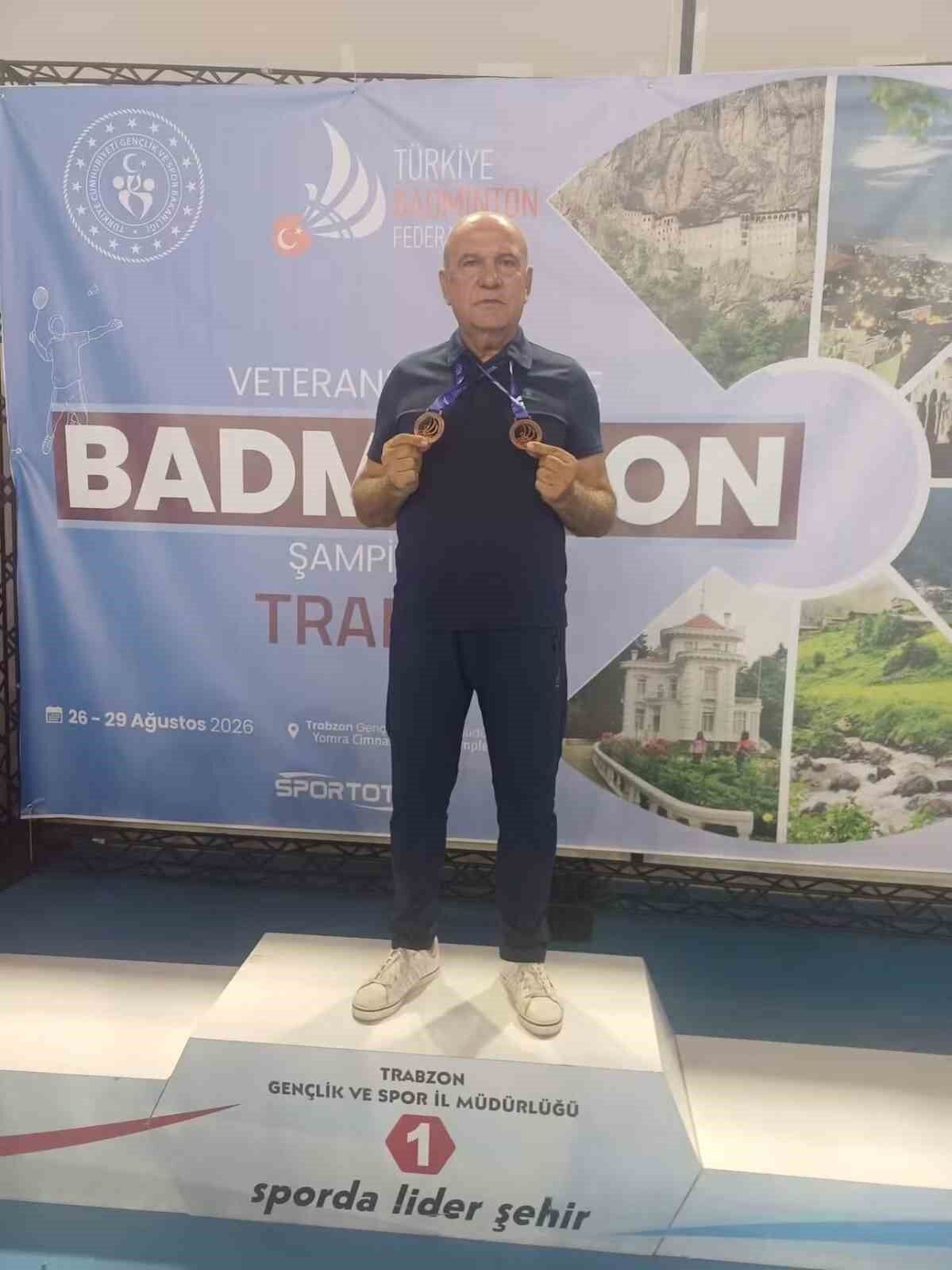Veteranlar Türkiye Badminton Şampiyonası'nın 3'üncüsü Beypazarı'ndan