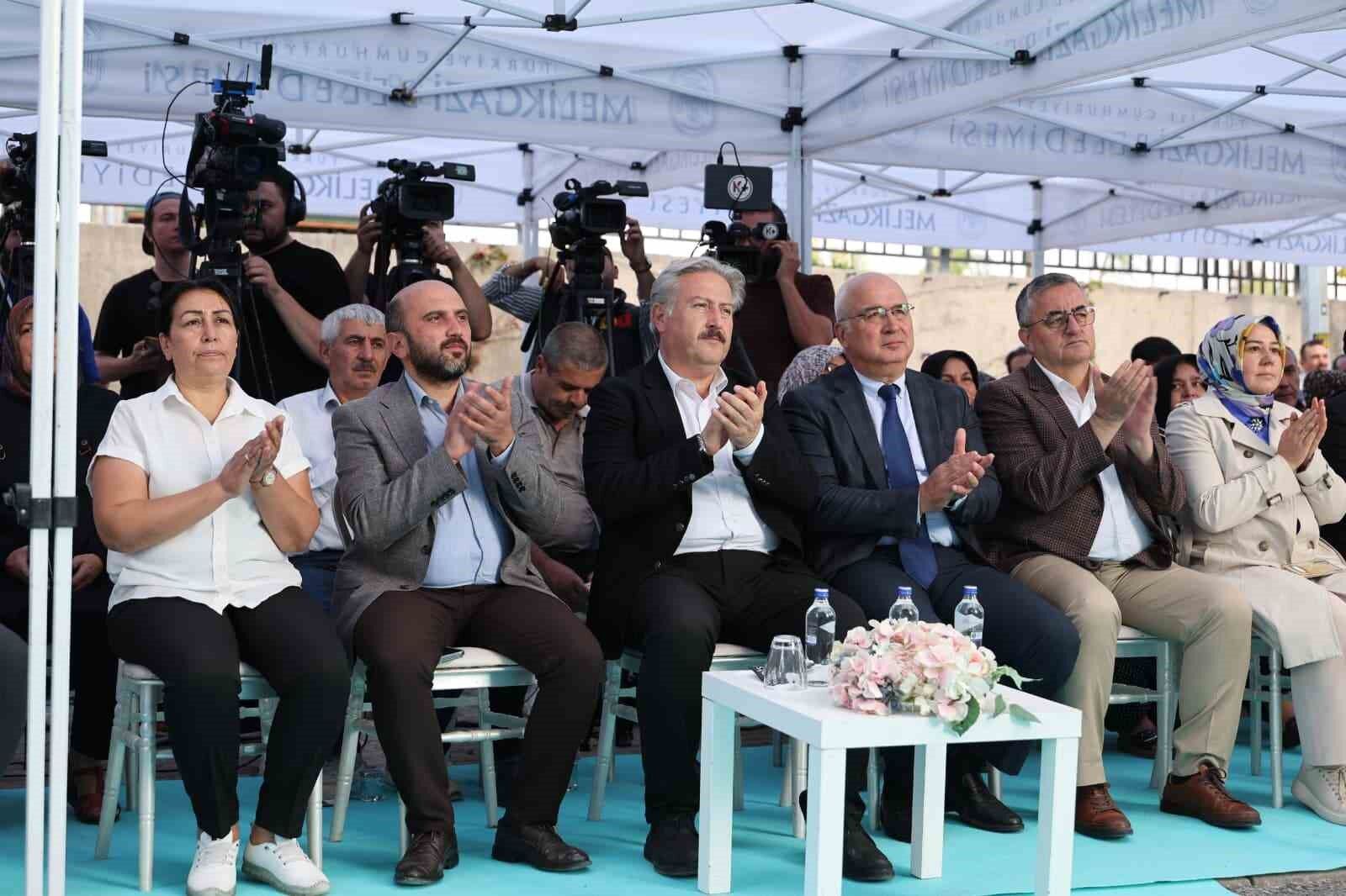 24 aile yeni evlerine kavuştu