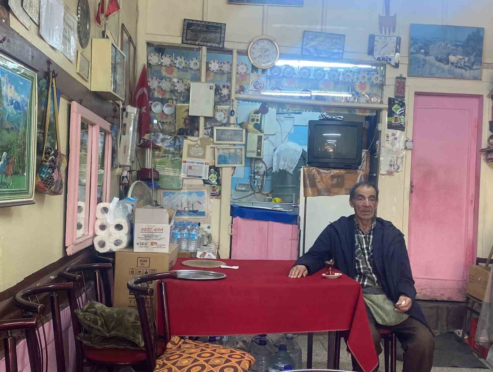 65 yıldır çay ocağı işleten usta: 'Ben ölene kadar işimi yapayım'