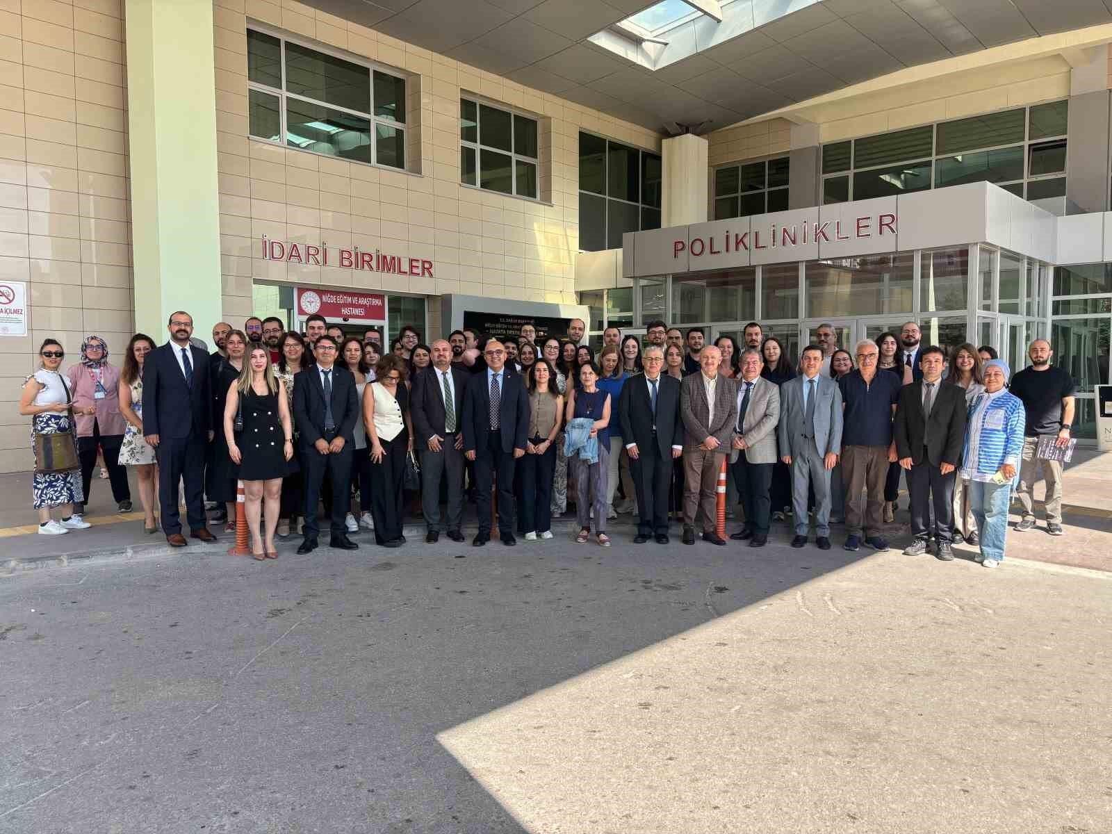 Anestezi uzmanları Niğde'de bir araya geldi