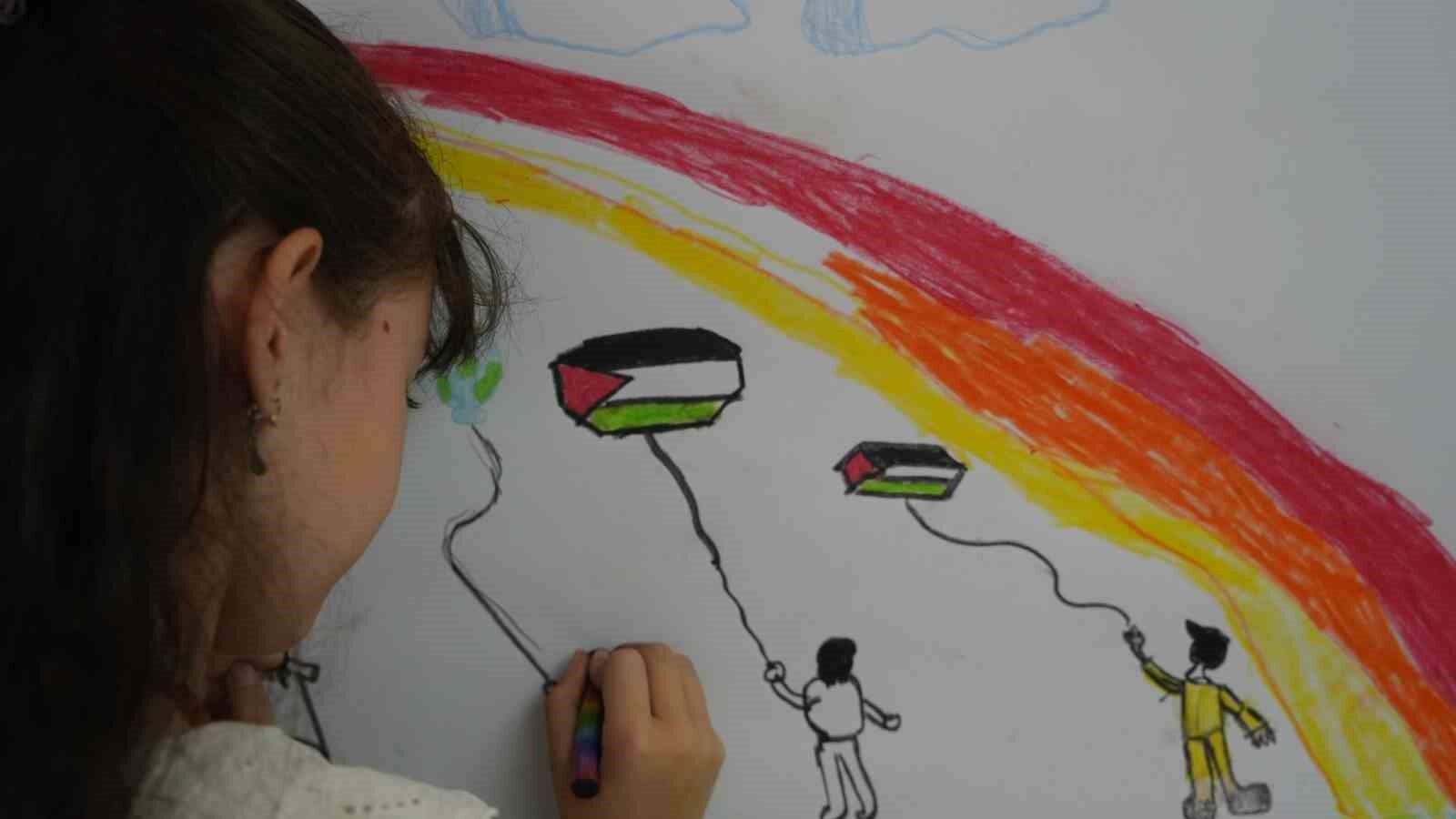 Başkentte uçurtmalar Gazze'deki çocuklar için havalandı