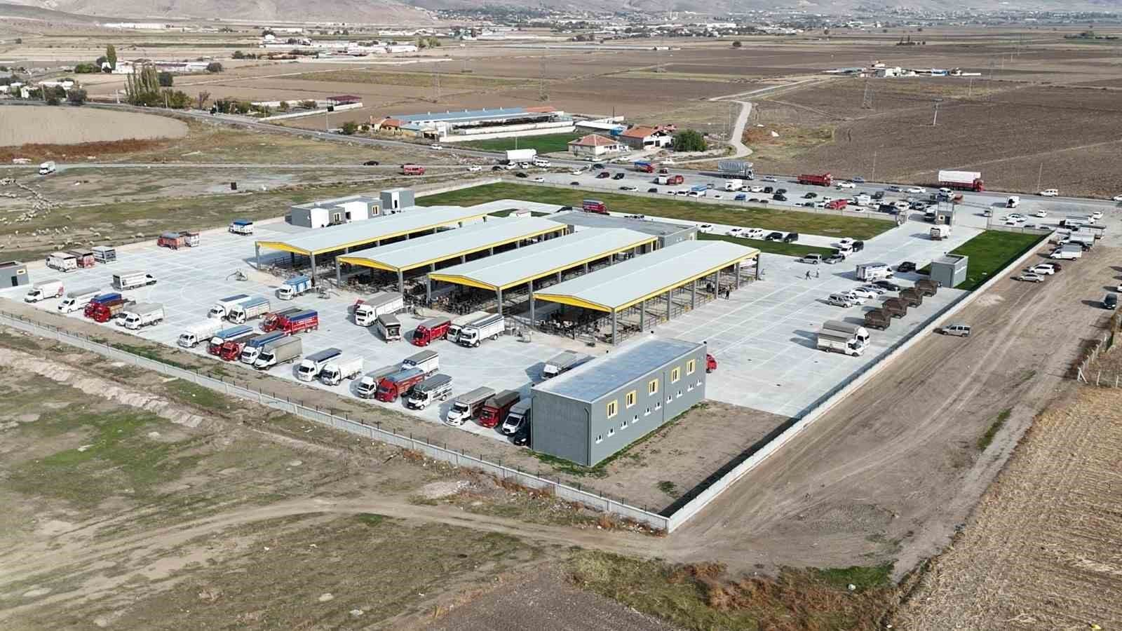 Canlı hayvan pazarı geçici süreyle kapatıldı