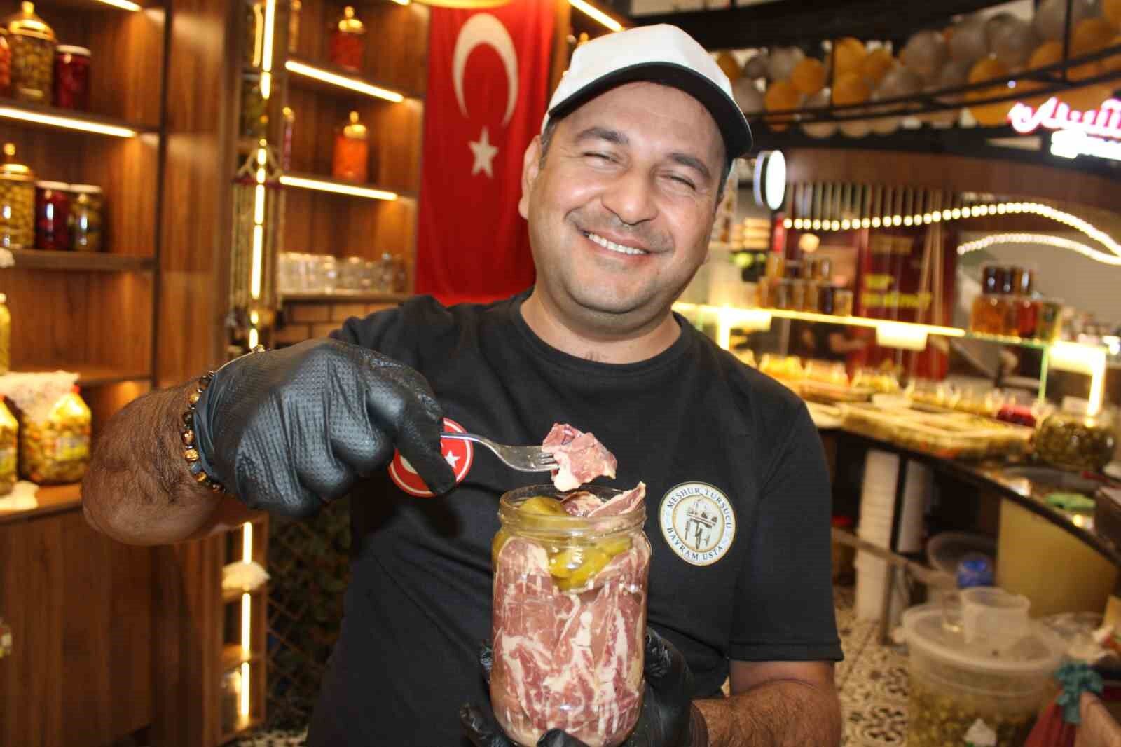 Türkiye'de ilk: Pastırmanın turşusu yapıldı