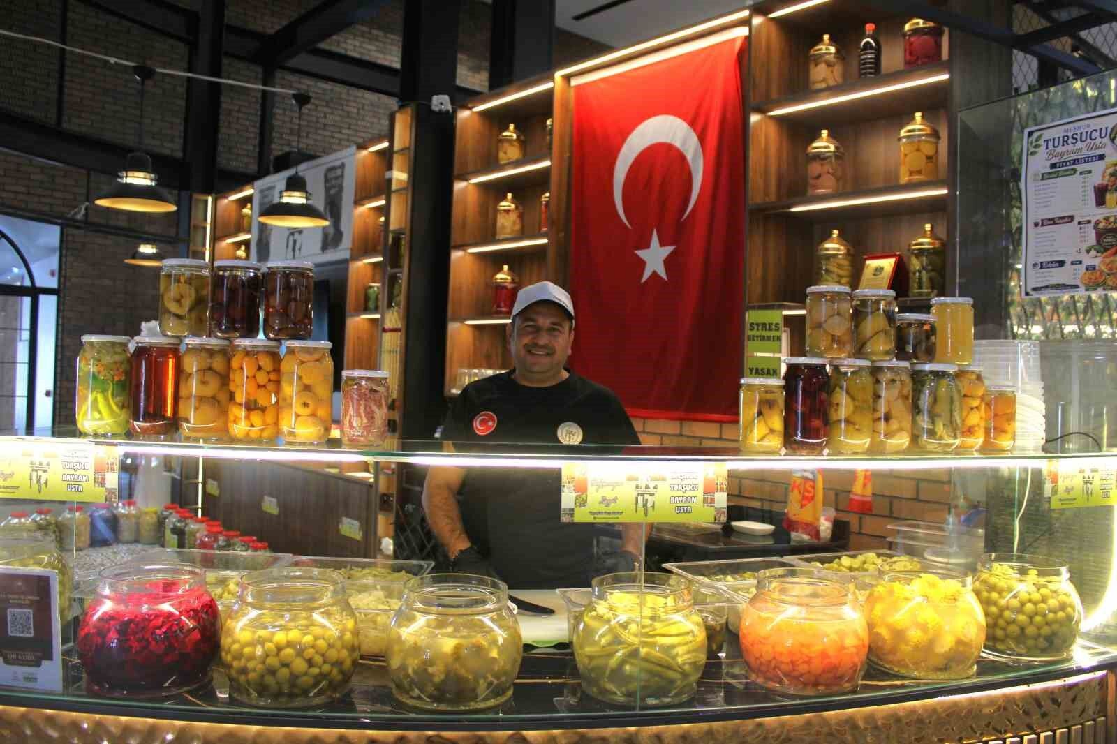 Turşu sezonu başladı, yılların turşucusundan püf noktaları geldi