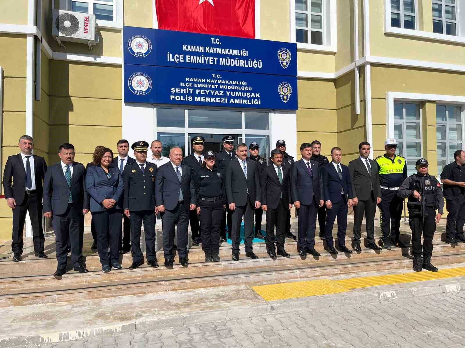 Bakan çiftçi; Kaman'da emniyet müdürlüğü ve öğretmenevi binasını ziyaret etti