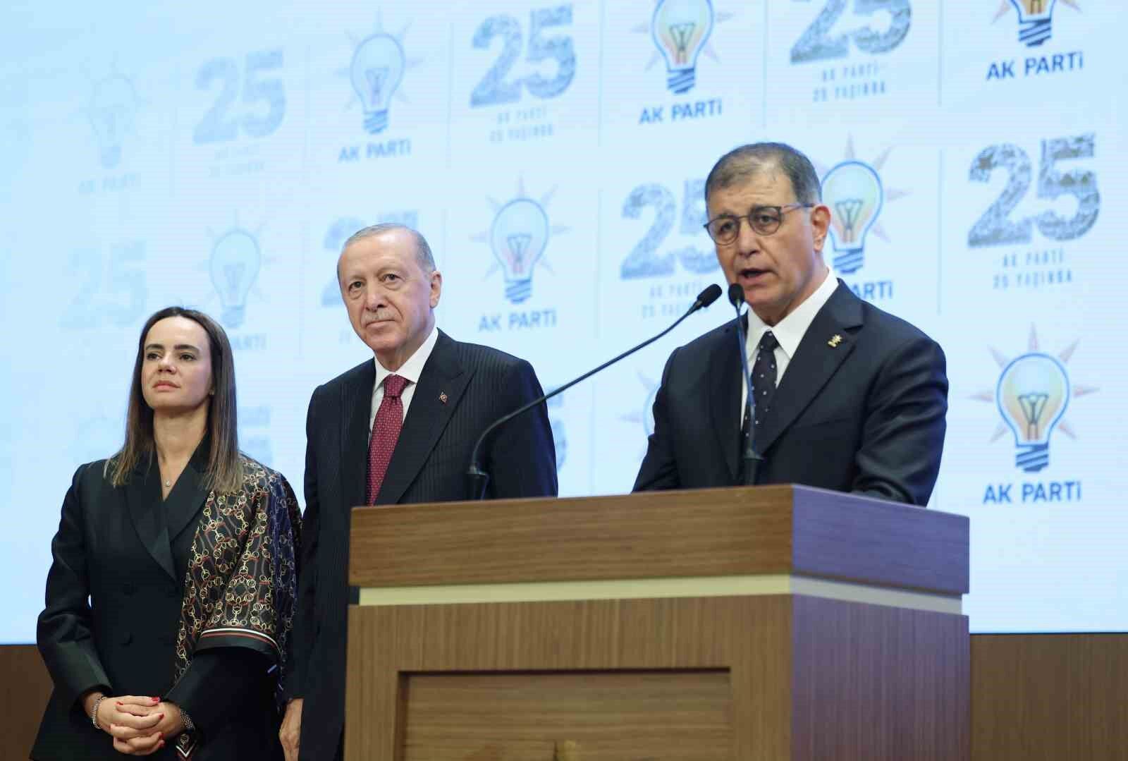 CHP'den istifa eden Cemil Tugay, AK Parti'ye katıldı
