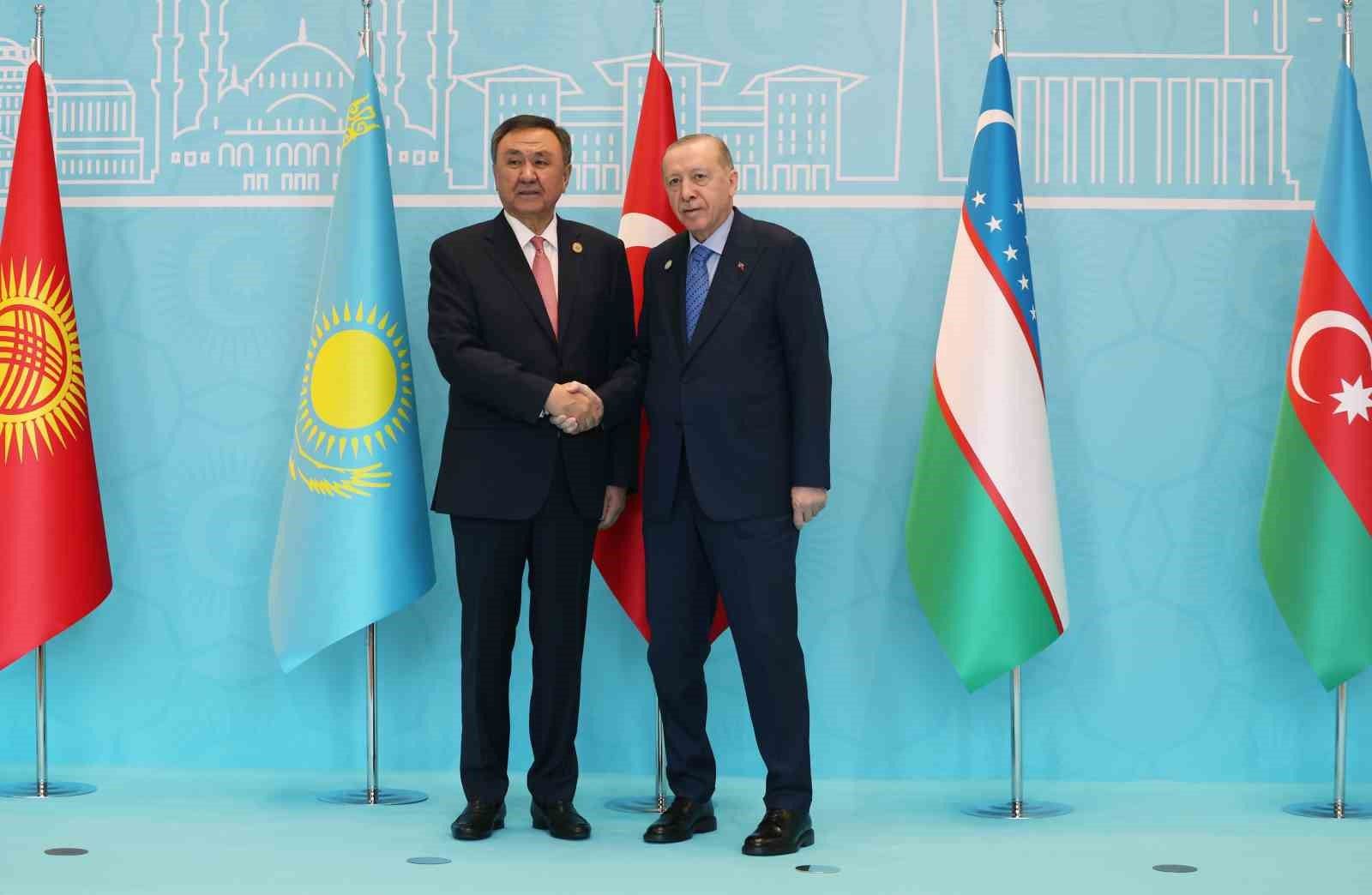 Cumhurbaşkanı Erdoğan, TDT Zirvesi'ne katılan liderleri karşıladı