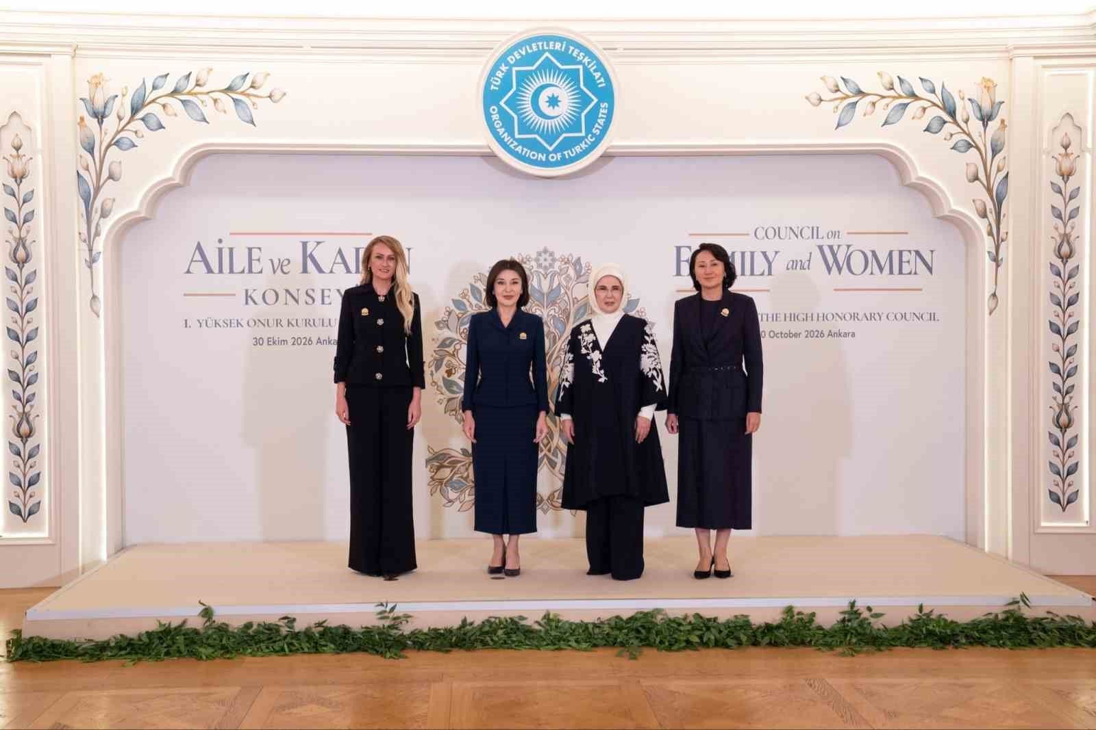 Emine Erdoğan'dan 'TDT Aile ve Kadın Konseyi 1. Yüksek Onur Kurulu Toplantısı'na ilişkin paylaşım
