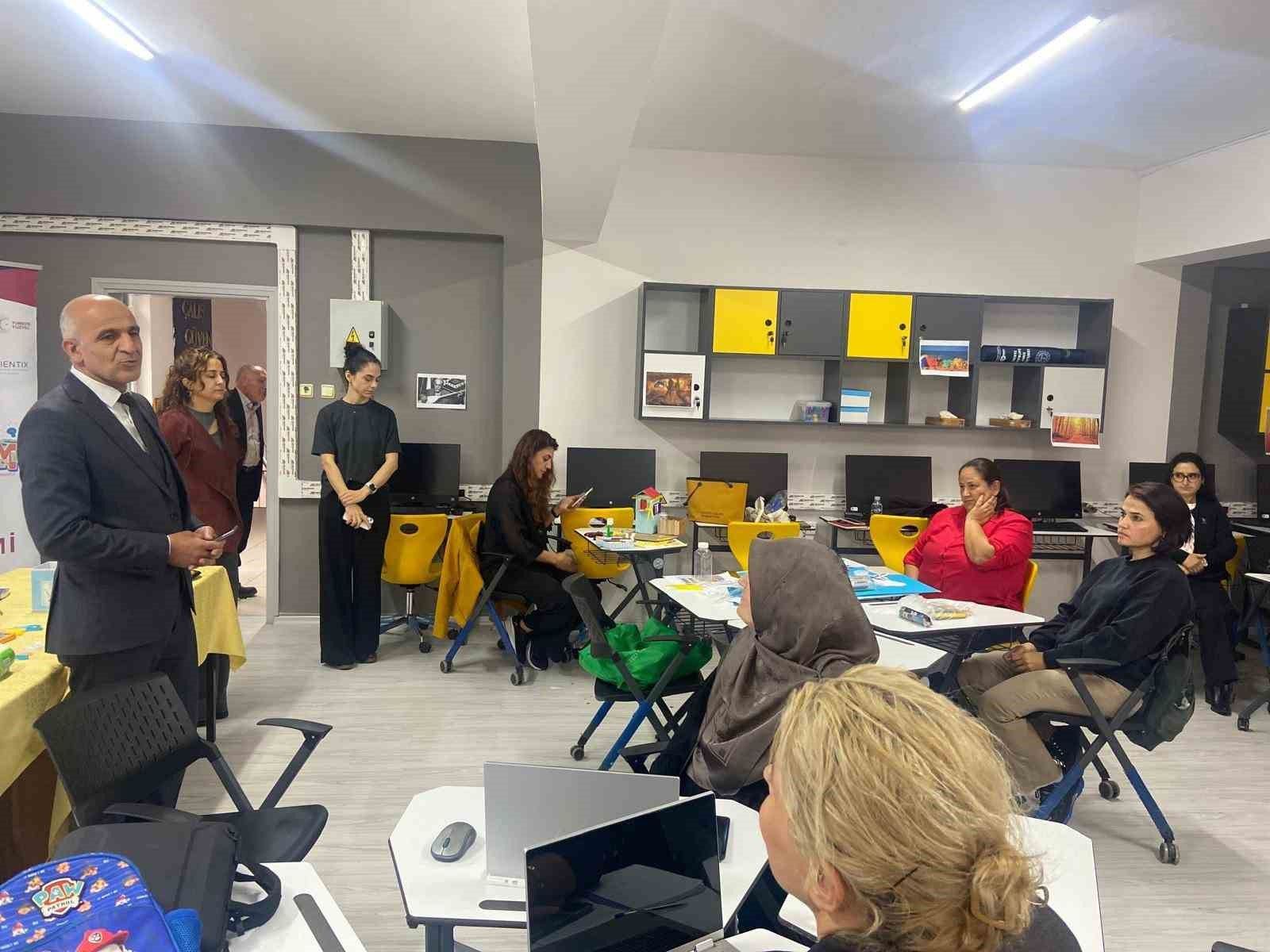 Eskişehir'de öğrencilerin proje geliştirme süreçlerinin desteklenmesi ele alındı