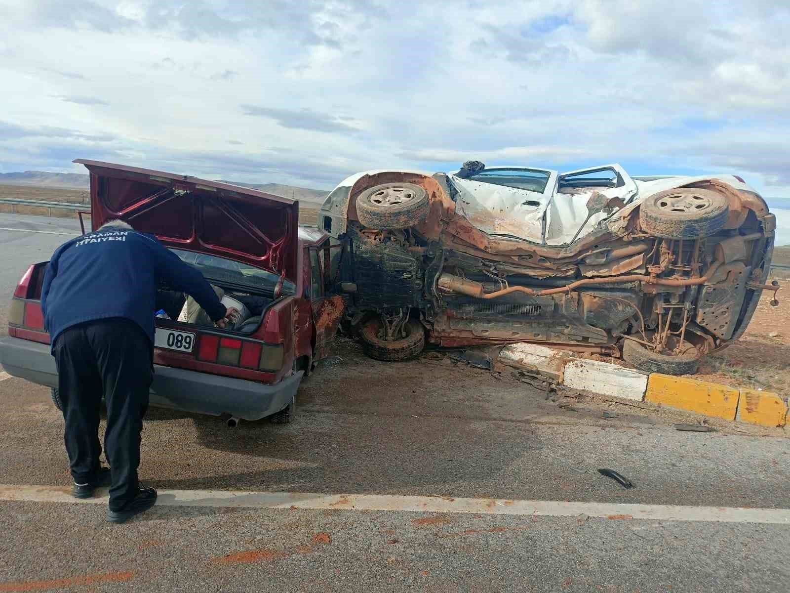 Karaman'da otomobille cip çarpıştı: 2 yaralı