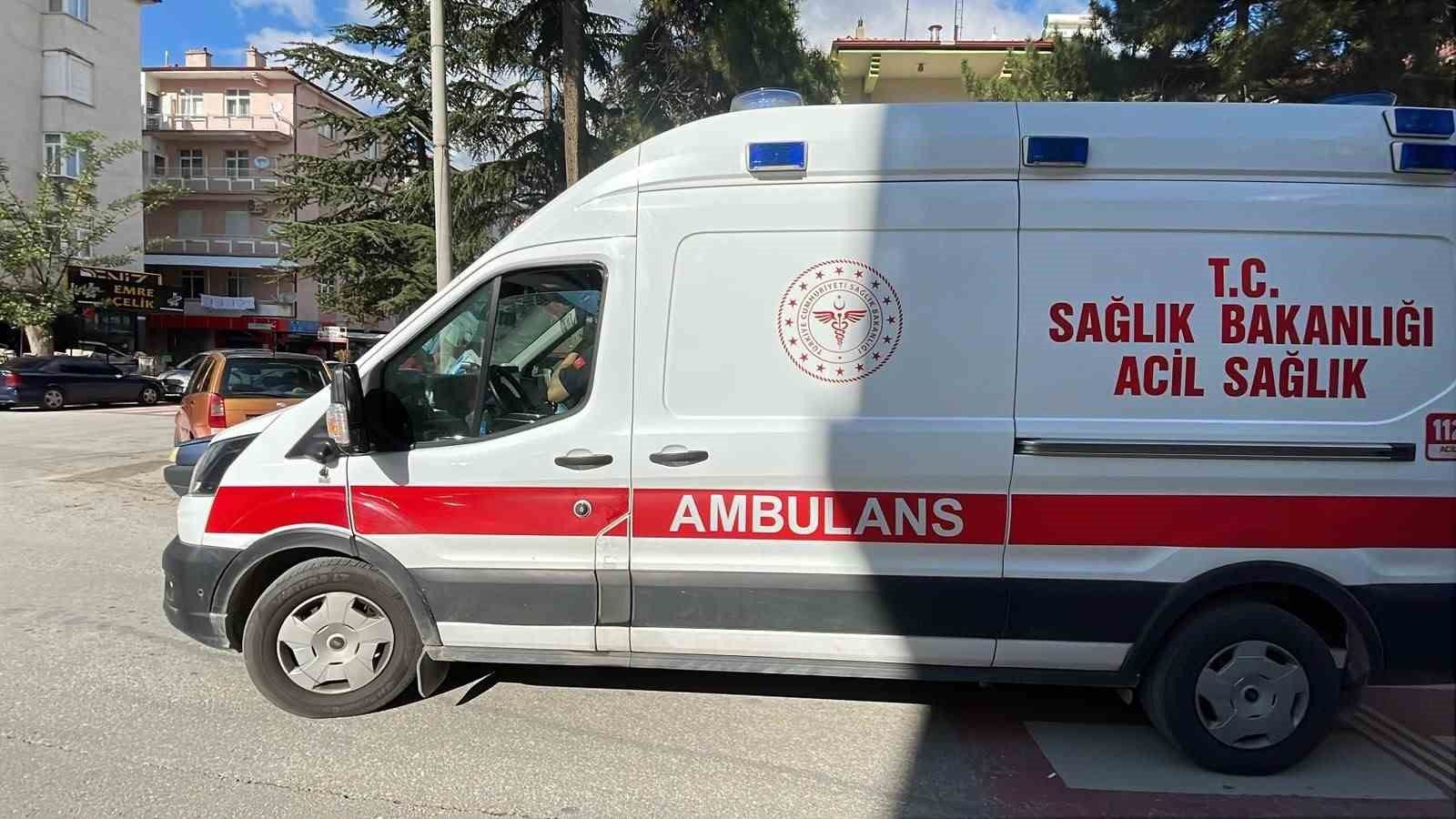 Karaman'da yaya geçidinde panelvan aracın çarptığı kadın yaralandı