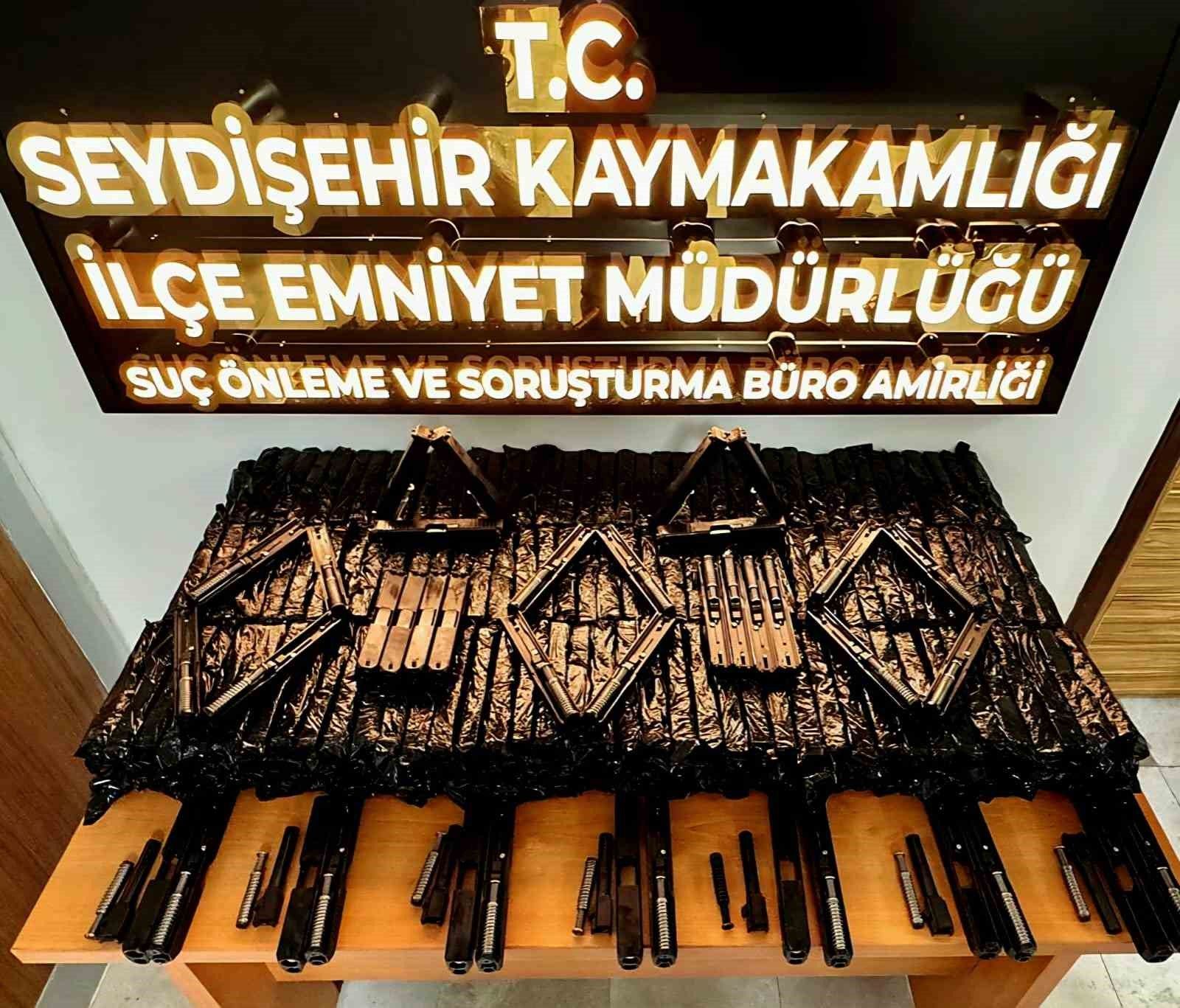 Seydişehir'de bin 560 silah parçası ele geçirildi